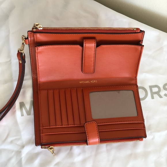 MICHAEL MICHAEL KORS
Adele Leather Smartphone Wallet Orange Never Carried - Picture 4 of 11